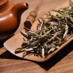 තේ දළු සඳහා අර්ධ ස්වයංක්‍රීය කිරුම් පිරවුම් යන්ත්‍රය